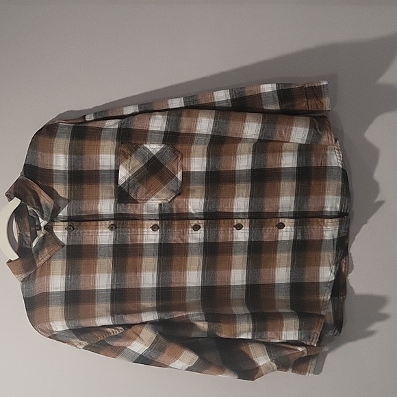 NWOT brown/black plaid button shirt size medium - Picture 1 of 3